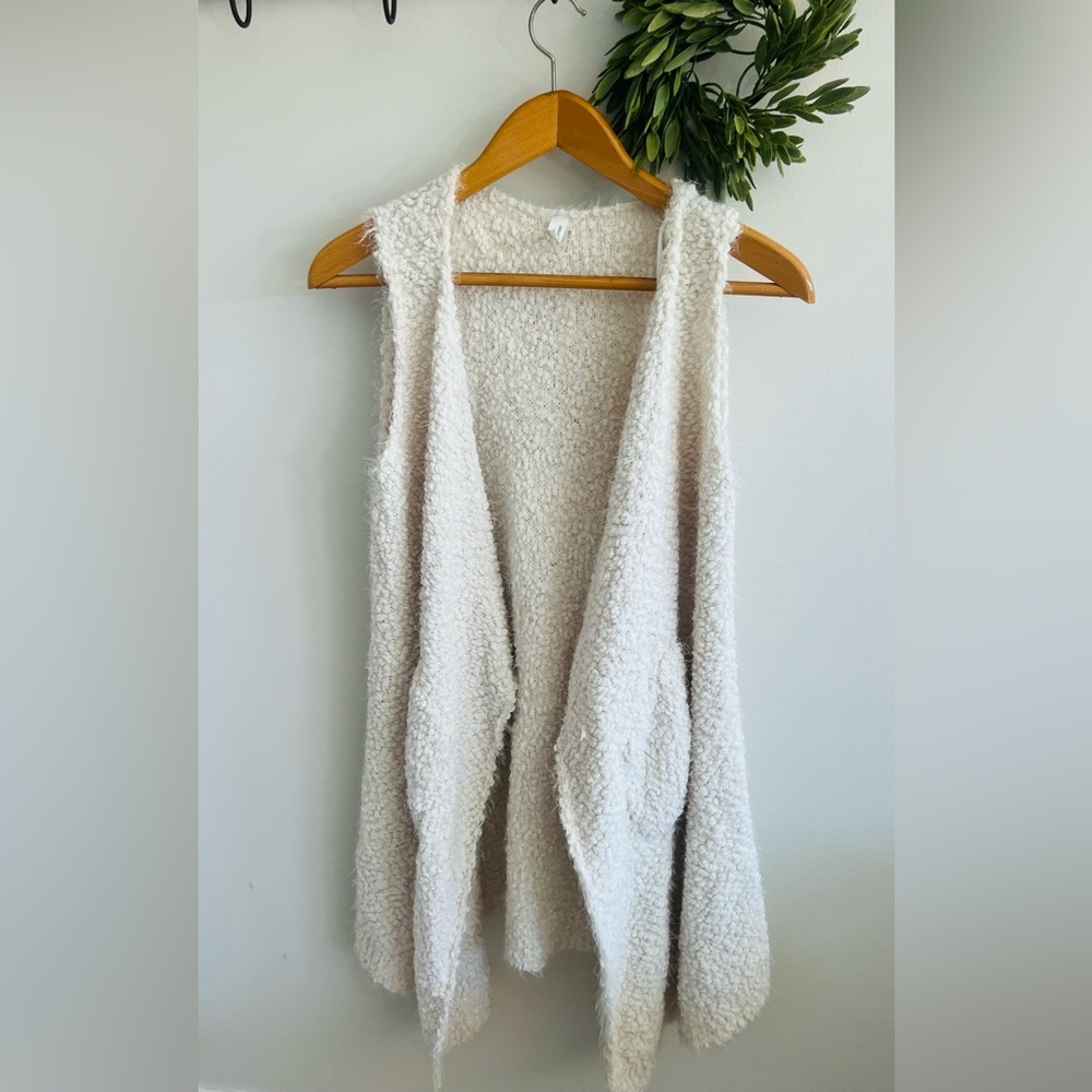 L love cardigan vest white cream sweater medium large